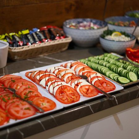 Hotel Weneda Ополе Екстер'єр фото