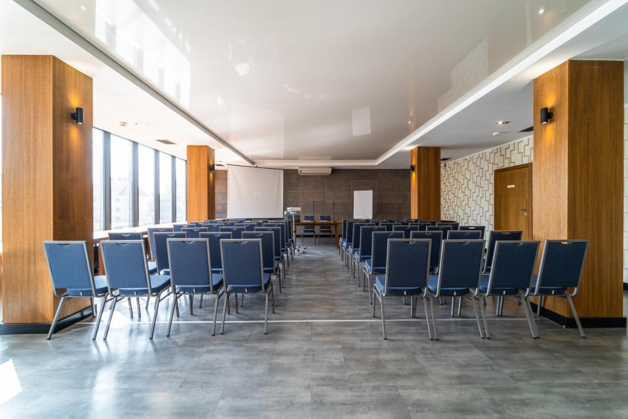 Hotel Weneda Ополе Екстер'єр фото