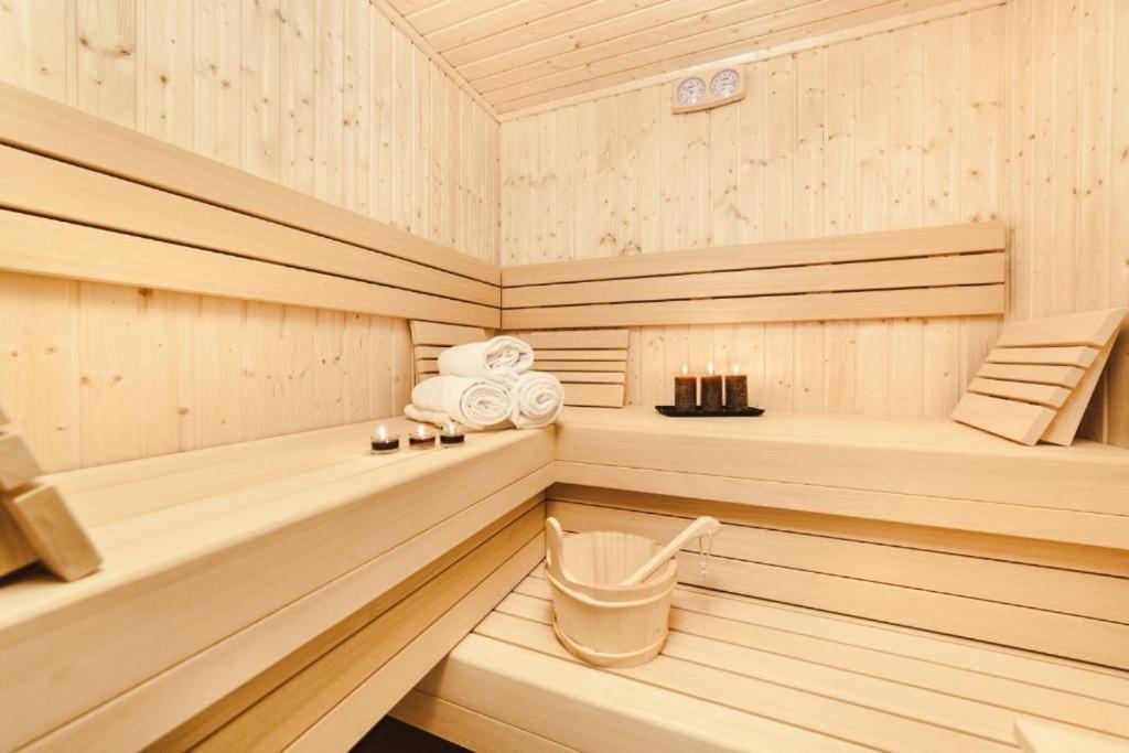 Hotel Weneda Ополе Екстер'єр фото