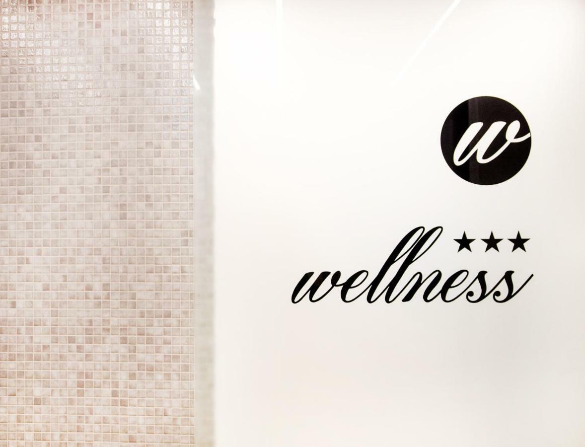 Hotel Weneda Ополе Екстер'єр фото